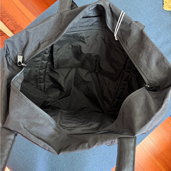 BAGGU Cloud Bag Black Nylon with Long Straps - Picture 4 of 4